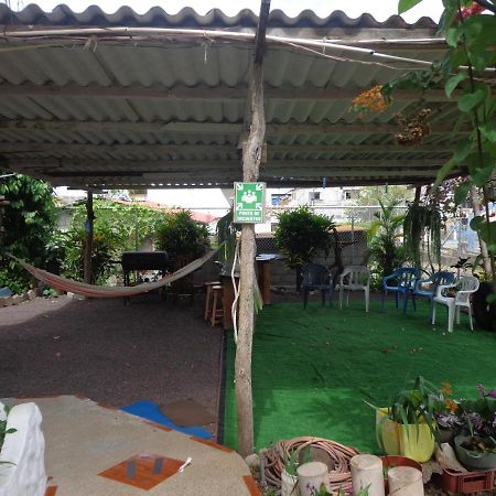 Hostal Nathaly Puerto Baquerizo Moreno Exterior foto
